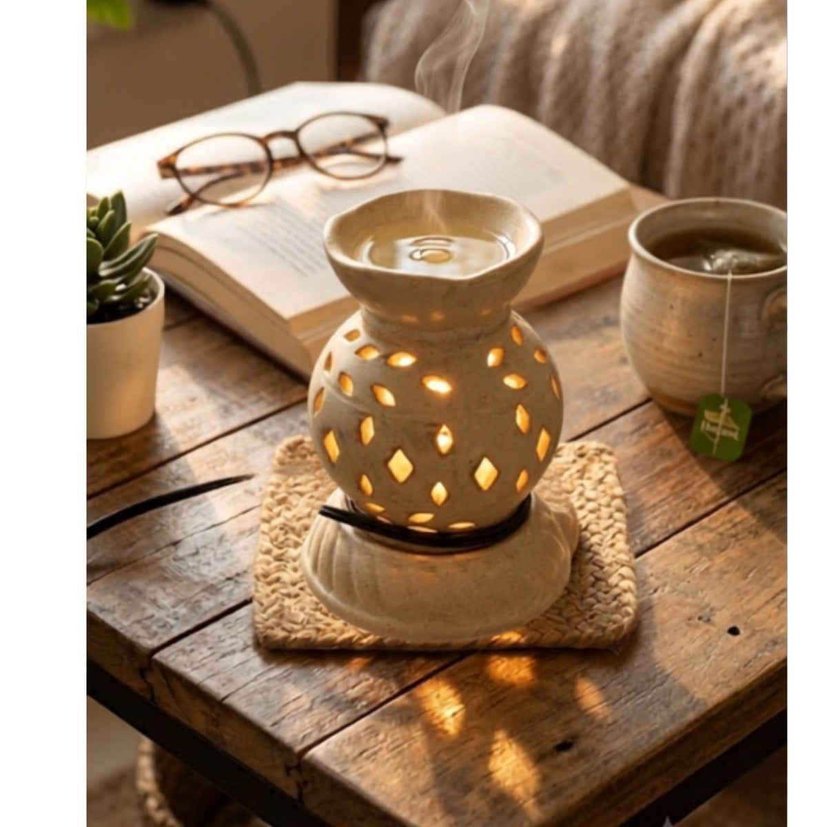 Diamond-Cut Pot Electric Aroma Diffuser - Beige (9.8x14.2cm) - CitSpray