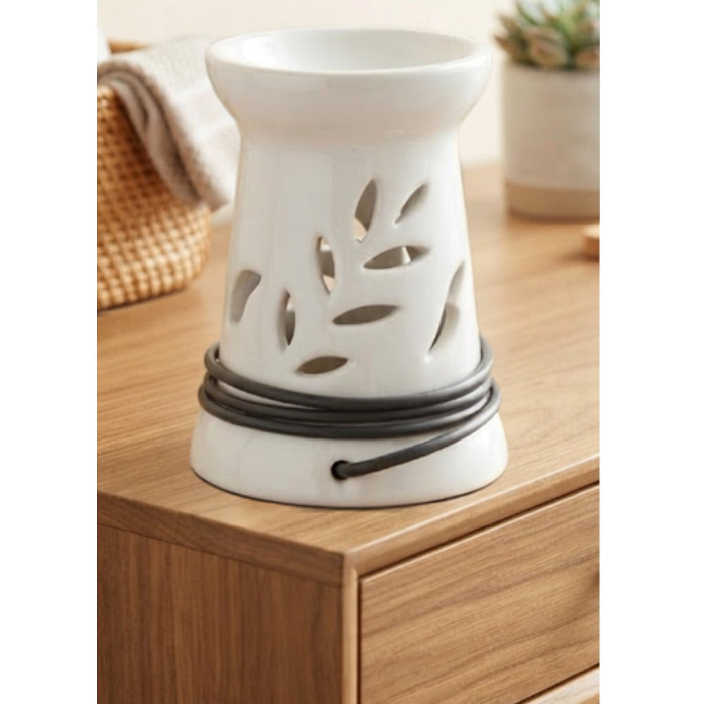 Leaf-Vine Hourglass Electric Aroma Diffuser - White (12.5x16.5cm) - CitSpray