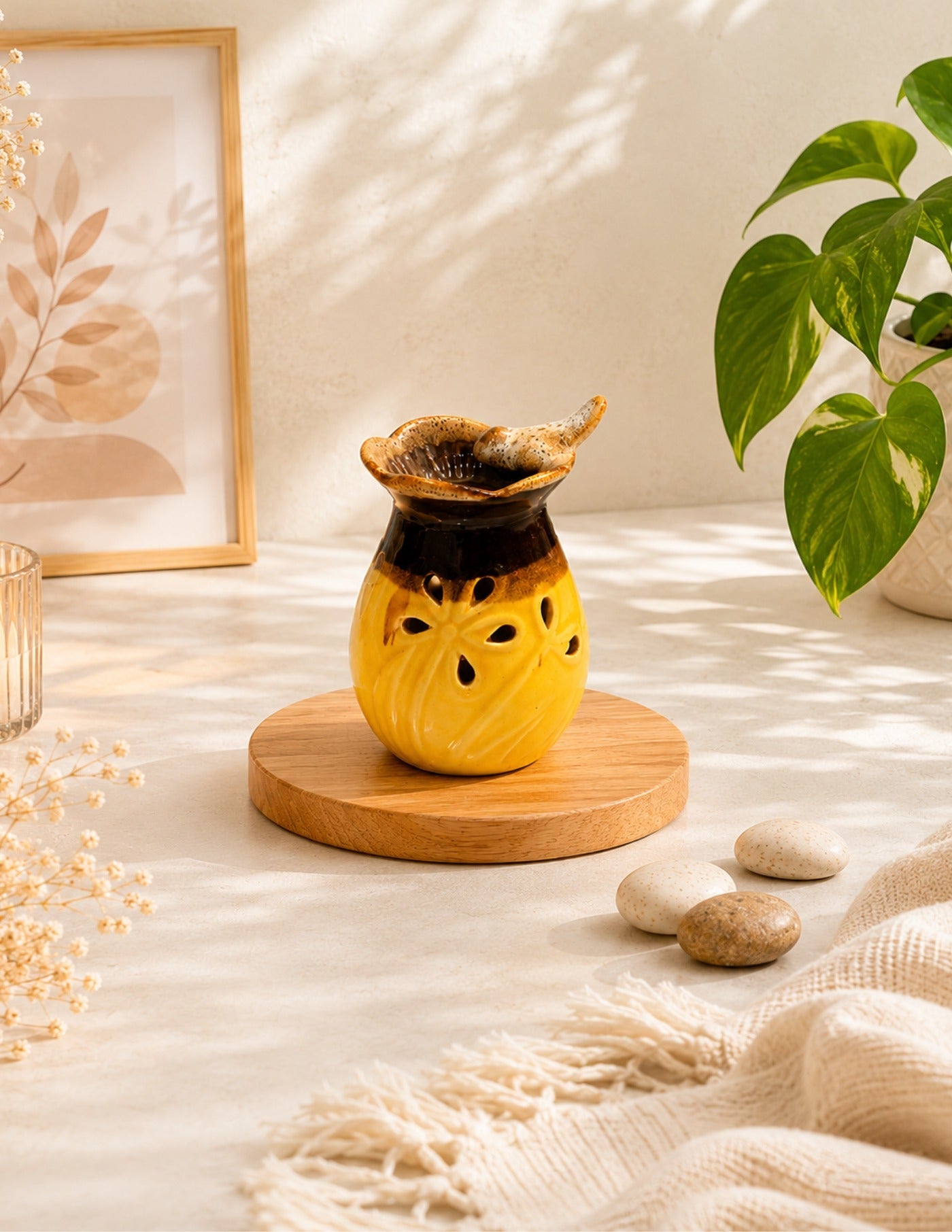 Lily Bud Ceramic Tealight Oil Diffuser - Yellow & Rustic Brown (7x13cm) - CitSpray