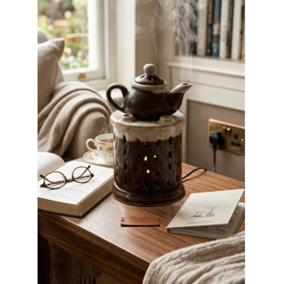 Teapot & Cutwork Burner Electric Aroma Diffuser - White (12x14cm) - CitSpray