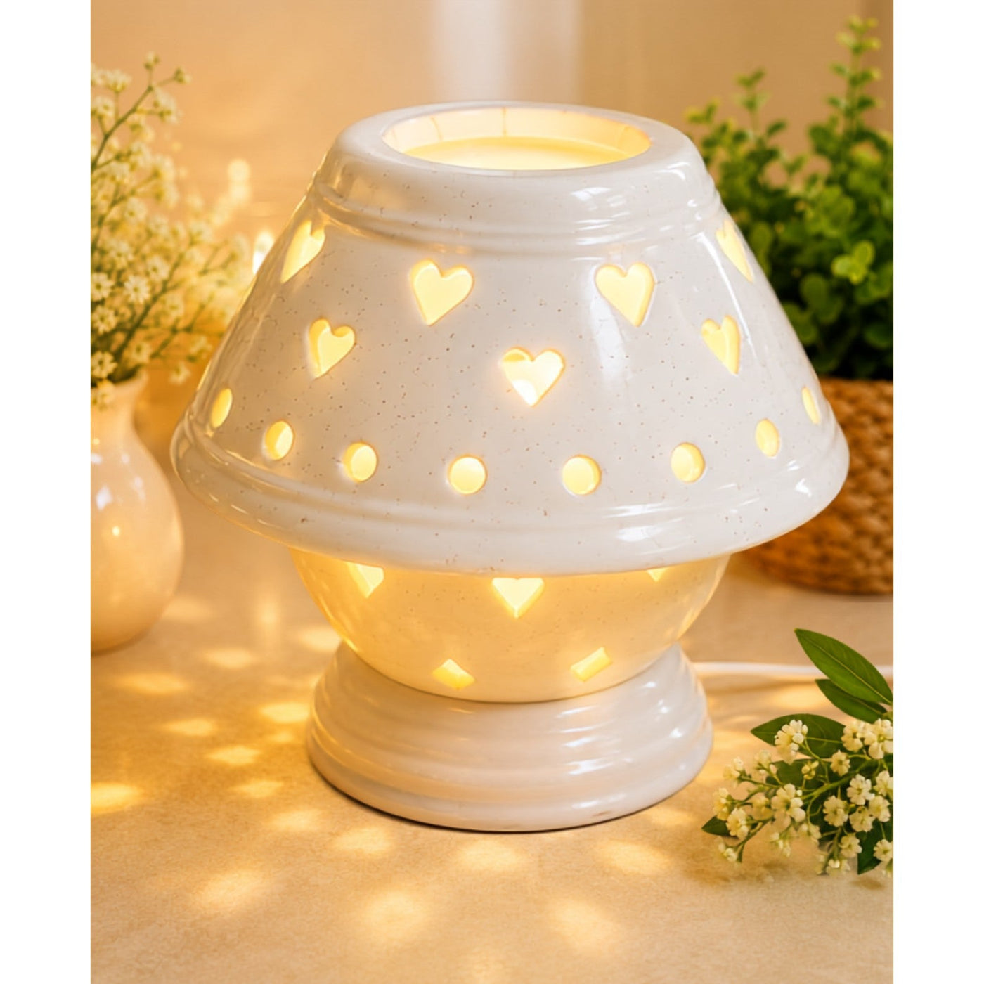 Heart Table Lamp Electric Aroma Diffuser - White (11x17cm) - CitSpray