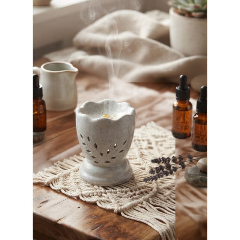 Scalloped Flower Cup Electric Aroma Diffuser - White (9x12cm) - CitSpray