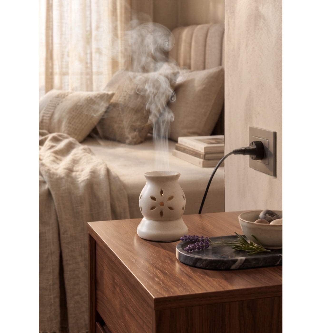 Scalloped Flower Pot Electric Aroma Diffuser - White (8.6x12.4cm) - CitSpray